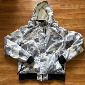 Hollister All- Weather Women’s Fleece Lined Hooded Camo Jacket Size M